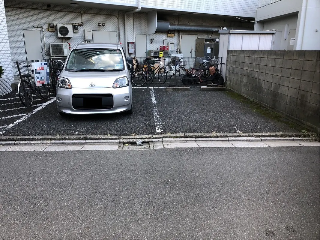 江戸川区中葛西８丁目　月極駐車場